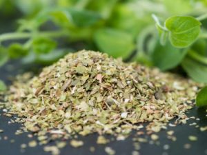 Dried oregano leaves