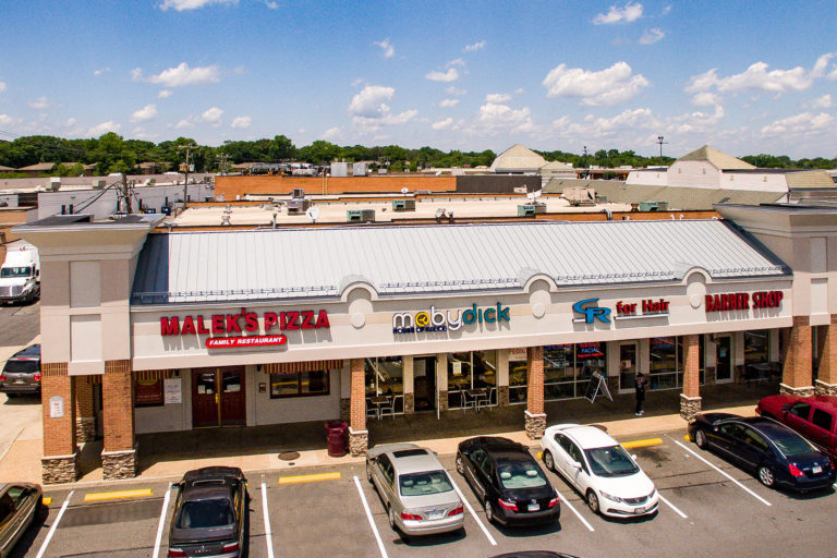 Exterior shot of Moby Dick's Springfield restaurant